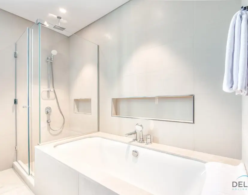 Elegant 2-Bedroom — Downtown Dubai — photo 8