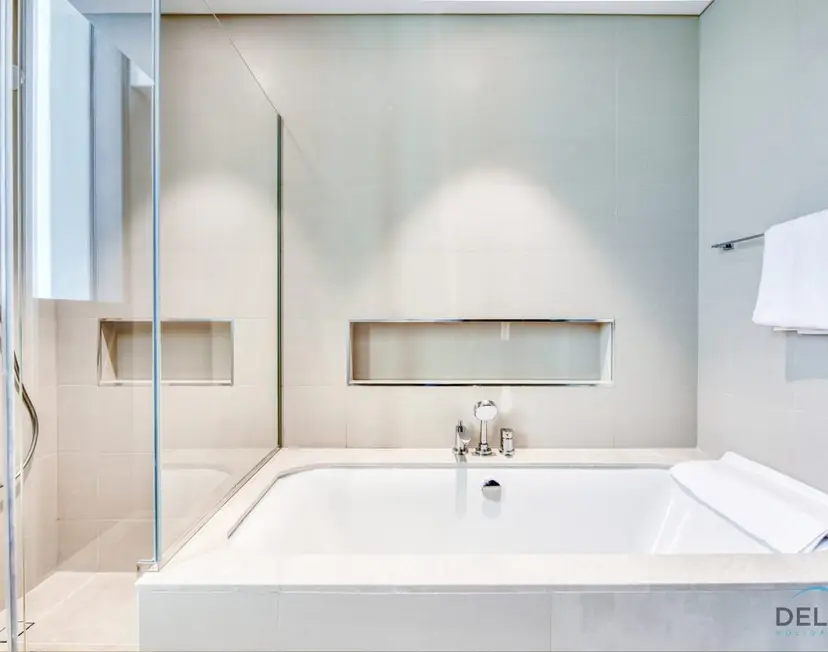 Elegant 2-Bedroom — Downtown Dubai — photo 9