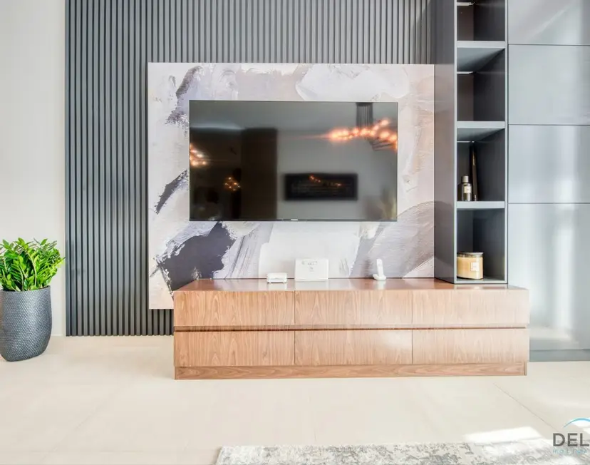 Elegant 2-Bedroom — Downtown Dubai — photo 2