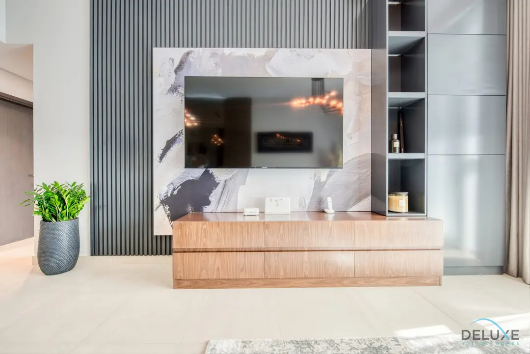 Elegant 2-Bedroom — Downtown Dubai