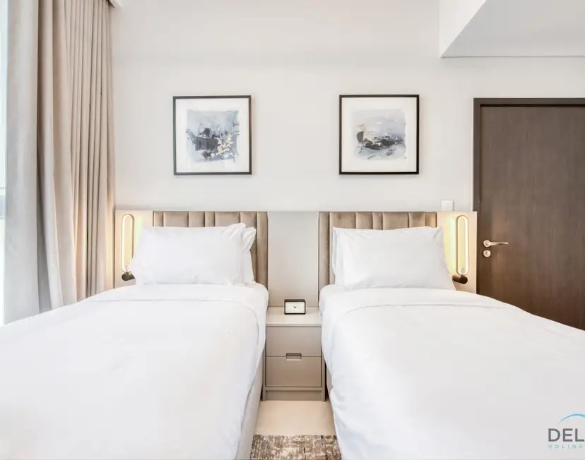 Elegant 2-Bedroom — Downtown Dubai — photo 22