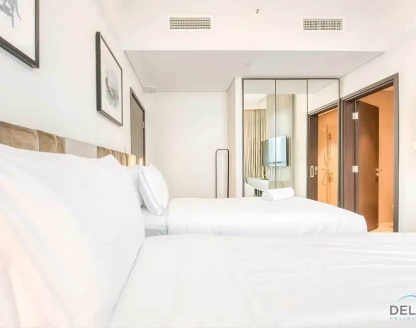 Elegant 2-Bedroom — Downtown Dubai — photo 23