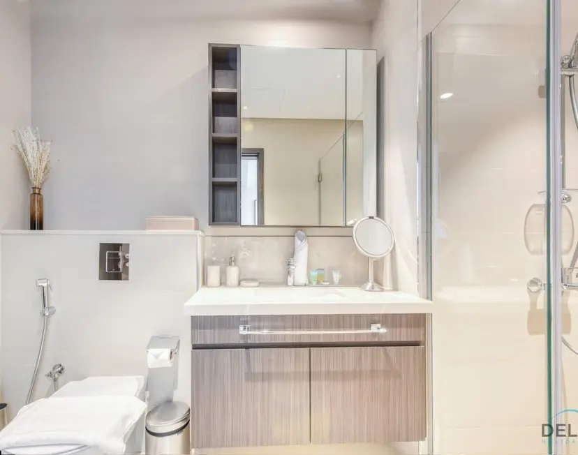 Elegant 2-Bedroom — Downtown Dubai — photo 25