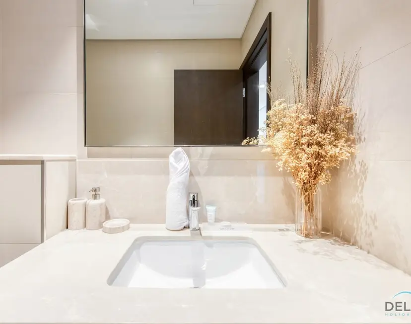 Elegant 2-Bedroom — Downtown Dubai — photo 30