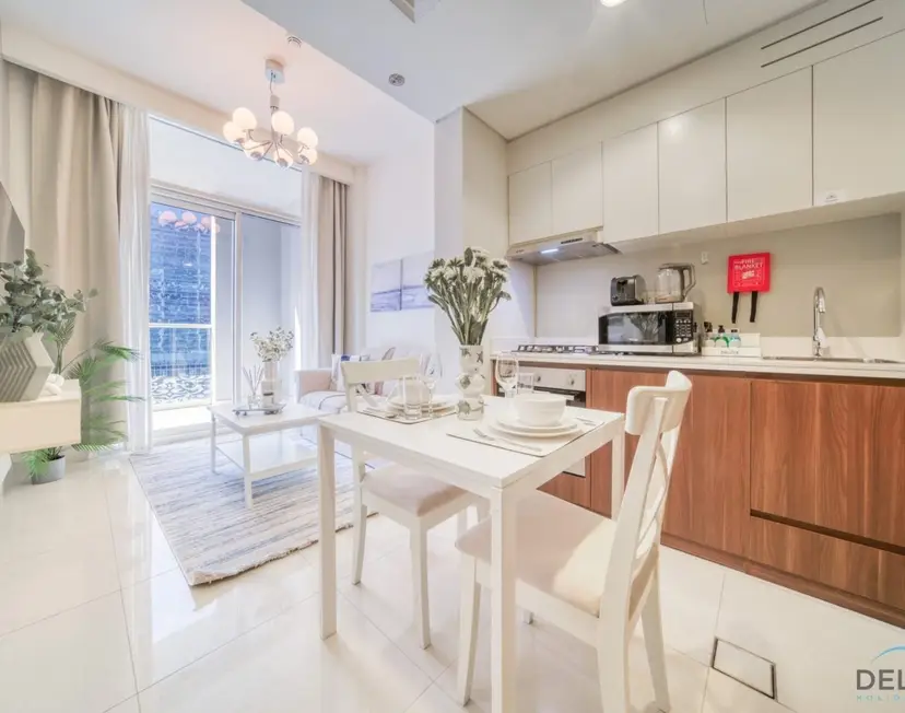 Contemporary 1-Bedroom at Vera Tower — Business Bay — photo 3