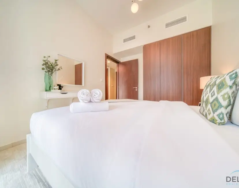 Contemporary 1-Bedroom at Vera Tower — Business Bay — photo 23