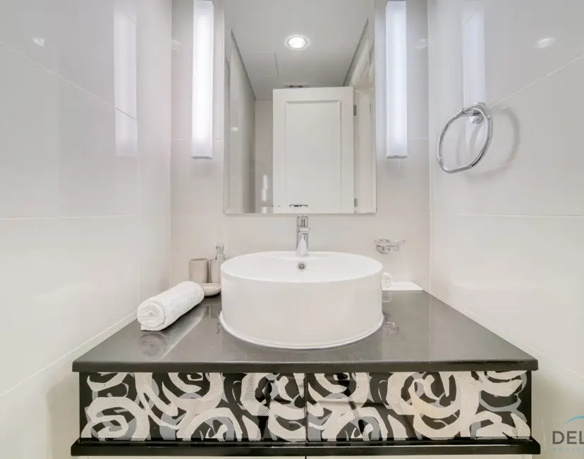 Chic 1-Bedroom at The Signature — Downtown Dubai — photo 25