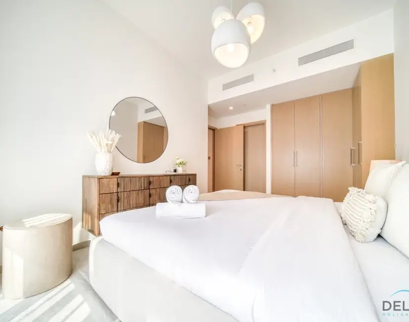 Stylish 2-Bedroom with Burj Khalifa View at Burj Royale — Downtown Dubai — photo 17
