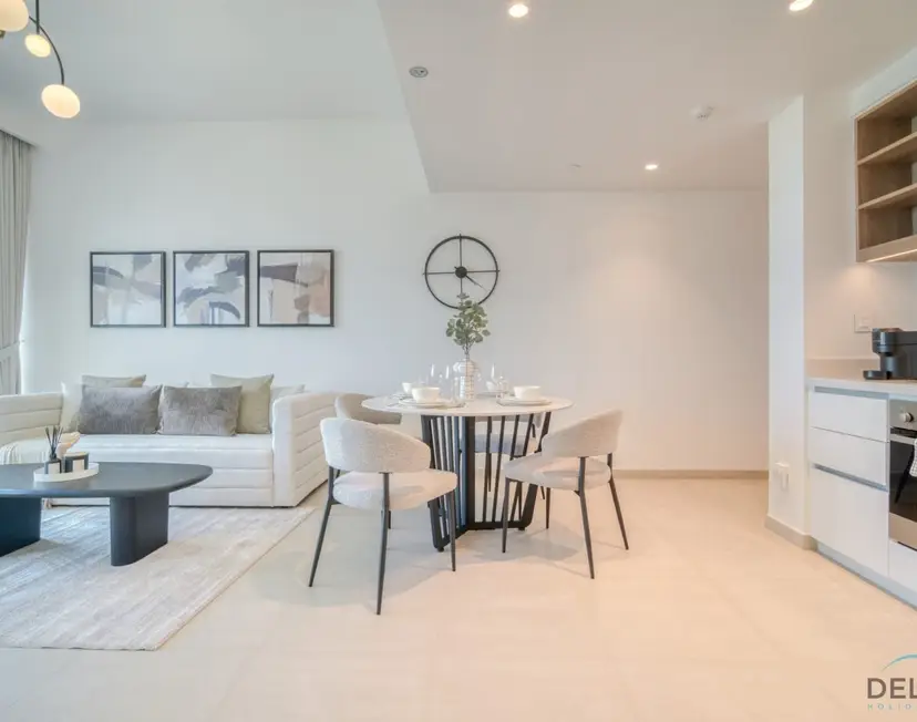 Exquisite 1-Bedroom — Downtown Dubai — photo 14