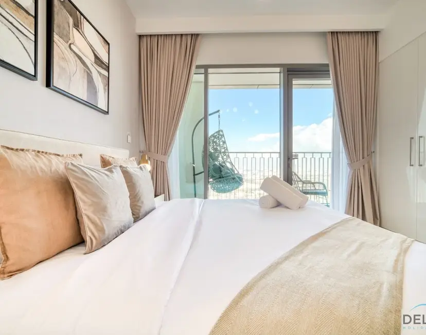 Exquisite 1-Bedroom — Downtown Dubai — photo 26