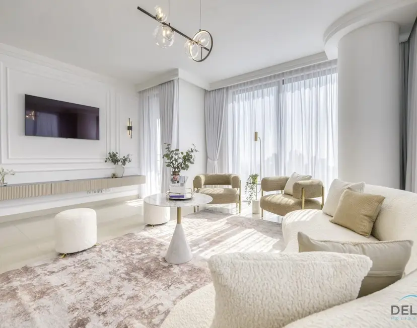 Luxurious 2-Bedroom Apartment at Boulevard Point — Downtown Dubai — photo 17