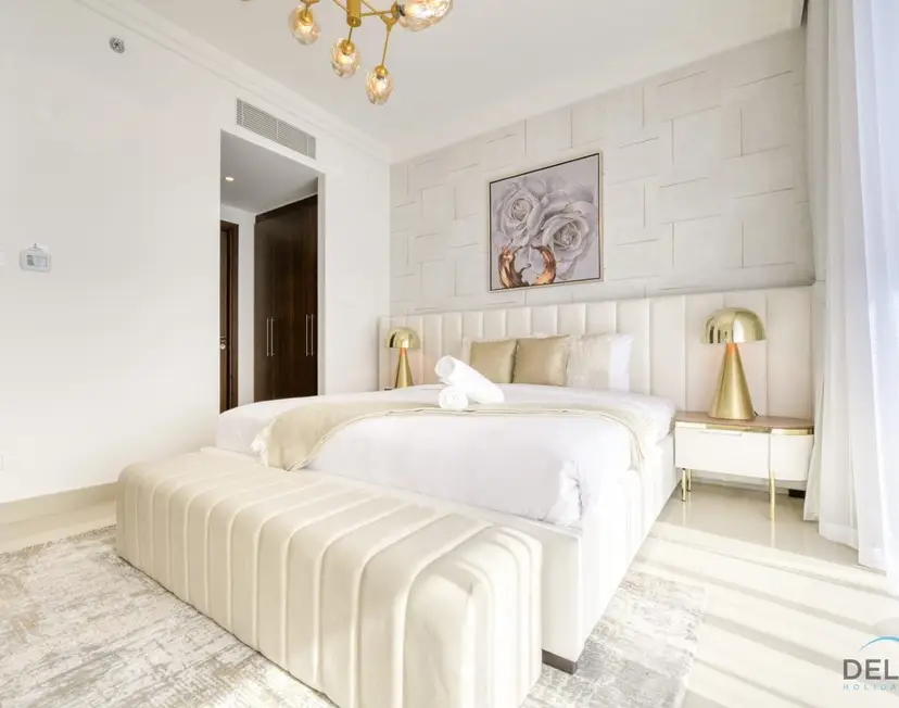 Luxurious 2-Bedroom Apartment at Boulevard Point — Downtown Dubai — photo 24