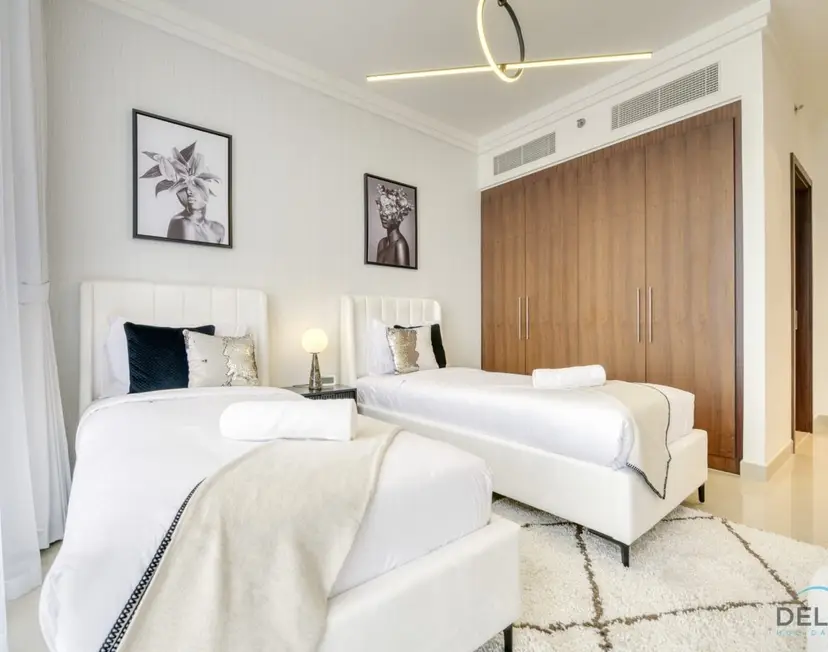 Luxurious 2-Bedroom Apartment at Boulevard Point — Downtown Dubai — photo 31
