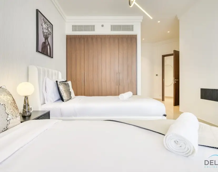 Luxurious 2-Bedroom Apartment at Boulevard Point — Downtown Dubai — photo 32
