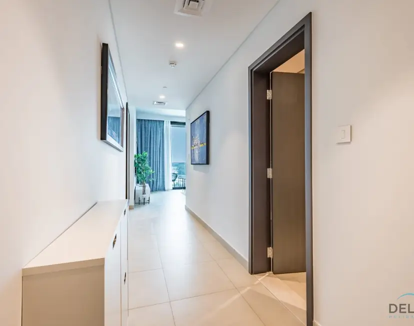 Charming 1-Bedroom Apartment — Downtown Dubai — photo 20