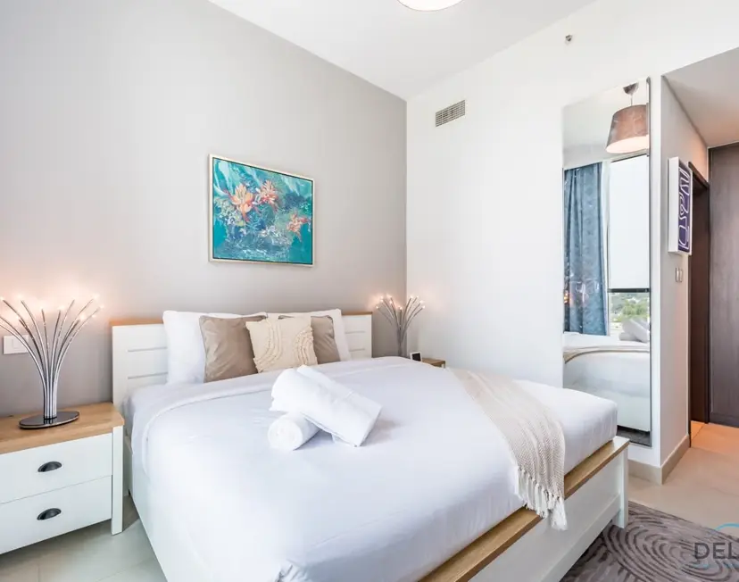 Charming 1-Bedroom Apartment — Downtown Dubai — photo 24