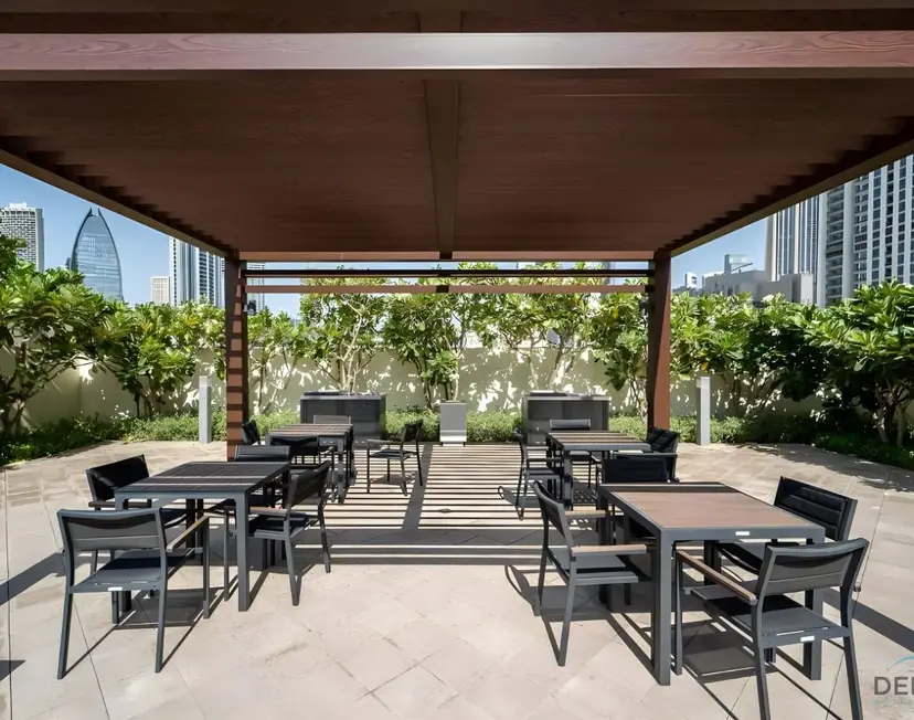 Charming 1-Bedroom Apartment — Downtown Dubai — photo 31