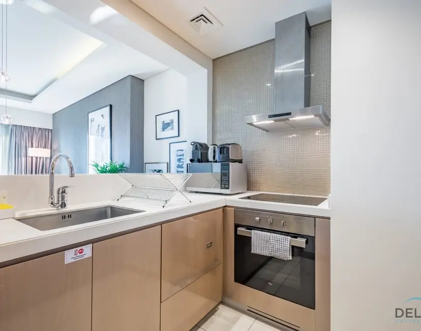 Stylish 1-Bedroom Apartment in Damac Towers by Paramount — Business Bay — photo 6