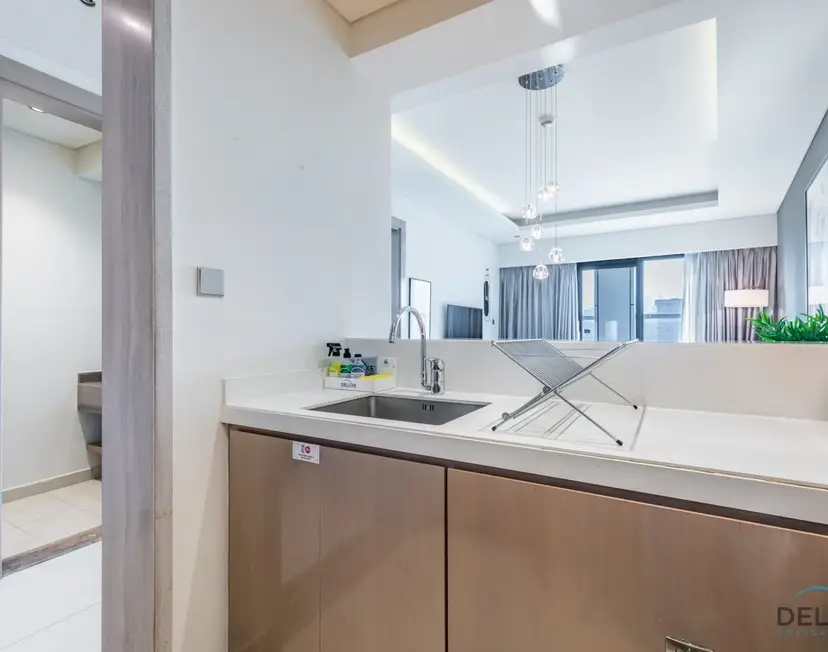 Stylish 1-Bedroom Apartment in Damac Towers by Paramount — Business Bay — photo 14