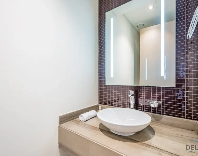 Stylish 1-Bedroom Apartment in Damac Towers by Paramount — Business Bay — photo 15