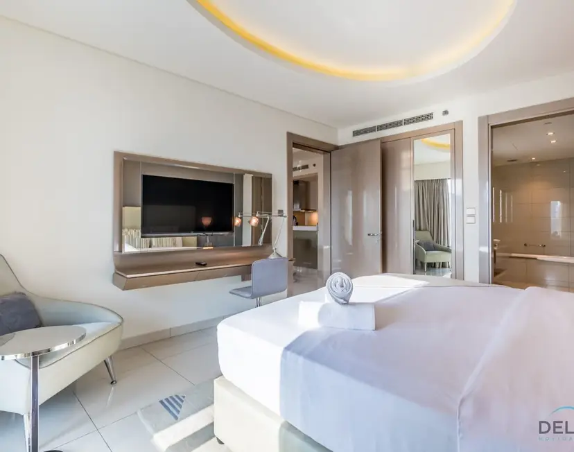 Stylish 1-Bedroom Apartment in Damac Towers by Paramount — Business Bay — photo 26