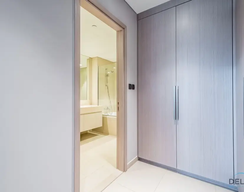 Splendid 2-Bedroom Apartment at Act One Act Two Tower — Downtown Dubai — photo 31