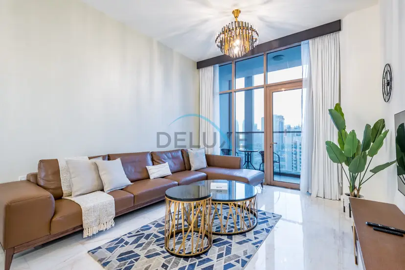 Upscale 3-Bedroom Apartment in Bayz Tower — Business Bay — photo 1