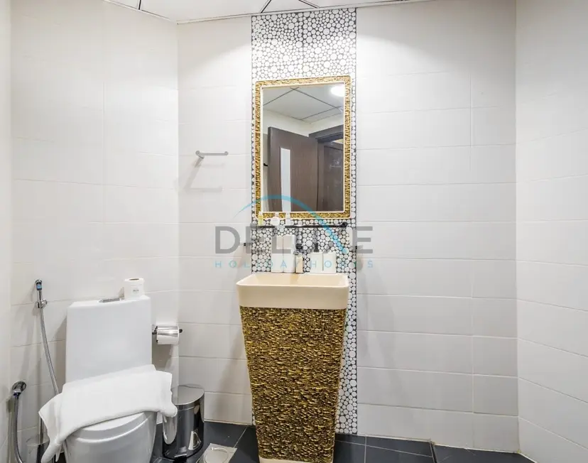 Capacious 3-Bedroom Apartment in Bayz Tower — Business Bay — photo 30