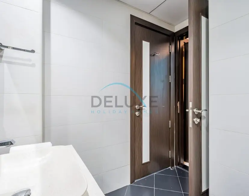 Upscale 3-Bedroom Apartment in Bayz Tower — Business Bay — photo 25