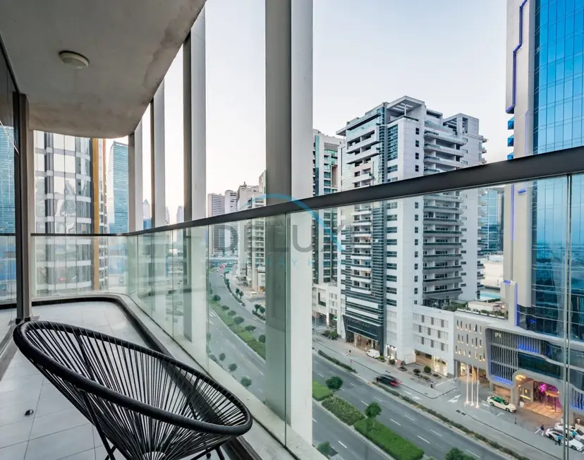 Stunning 3-Bedroom Apartment in Bayz Tower — Business Bay — photo 27