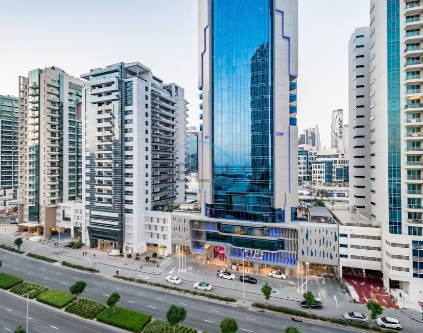 Stunning 3-Bedroom Apartment in Bayz Tower — Business Bay — photo 28