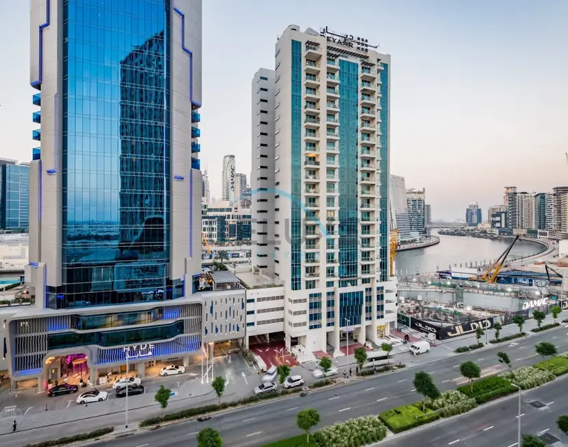 Stunning 3-Bedroom Apartment in Bayz Tower — Business Bay — photo 29