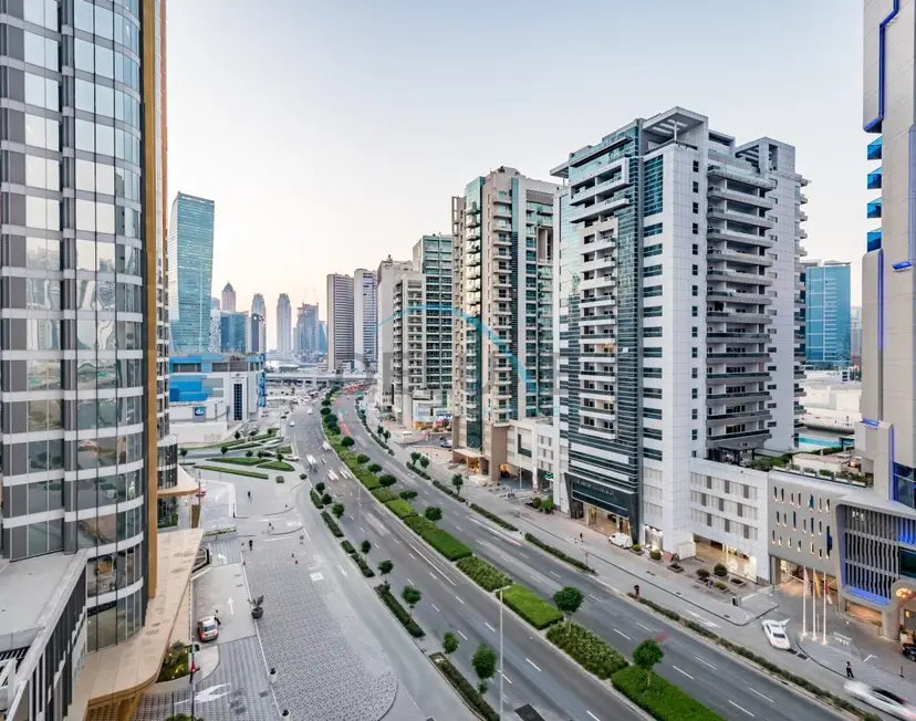 Stunning 3-Bedroom Apartment in Bayz Tower — Business Bay — photo 30