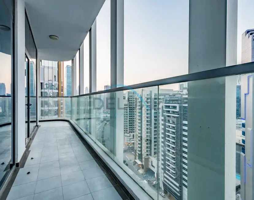 Upscale 3-Bedroom Apartment in Bayz Tower — Business Bay — photo 31