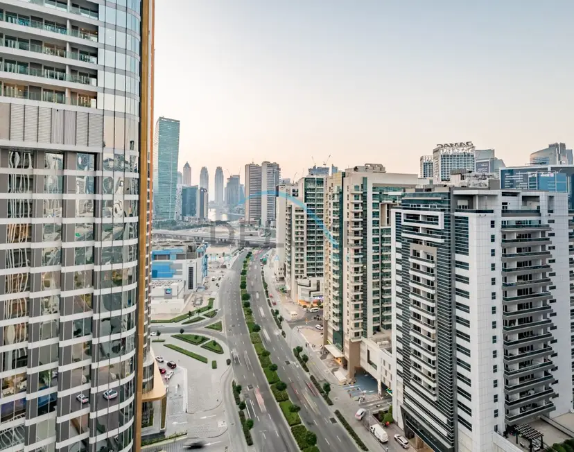 Upscale 3-Bedroom Apartment in Bayz Tower — Business Bay — photo 7