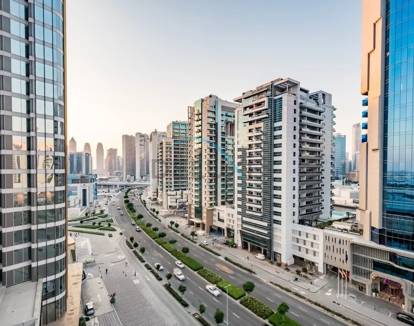 Capacious 3-Bedroom Apartment in Bayz Tower — Business Bay — photo 7