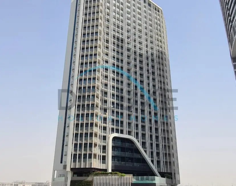 Upscale 3-Bedroom Apartment in Bayz Tower — Business Bay — photo 36