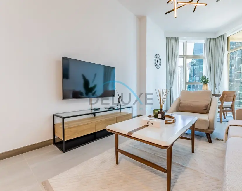 Contemporary 1-Bedroom w/ Partial Canal Views — Business Bay — photo 9