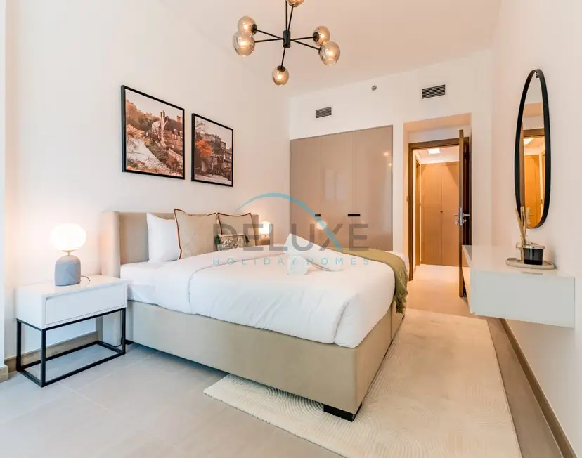 Contemporary 1-Bedroom w/ Partial Canal Views — Business Bay — photo 15