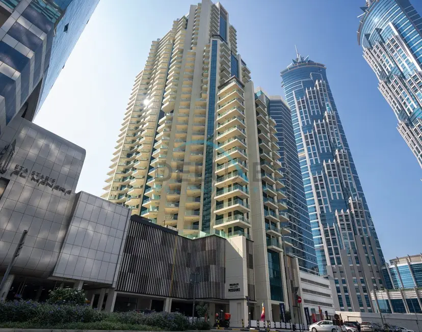 Contemporary 1-Bedroom w/ Partial Canal Views — Business Bay — photo 21