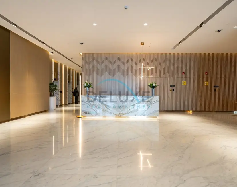 Contemporary 1-Bedroom w/ Partial Canal Views — Business Bay — photo 26
