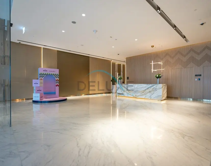 Contemporary 1-Bedroom w/ Partial Canal Views — Business Bay — photo 28