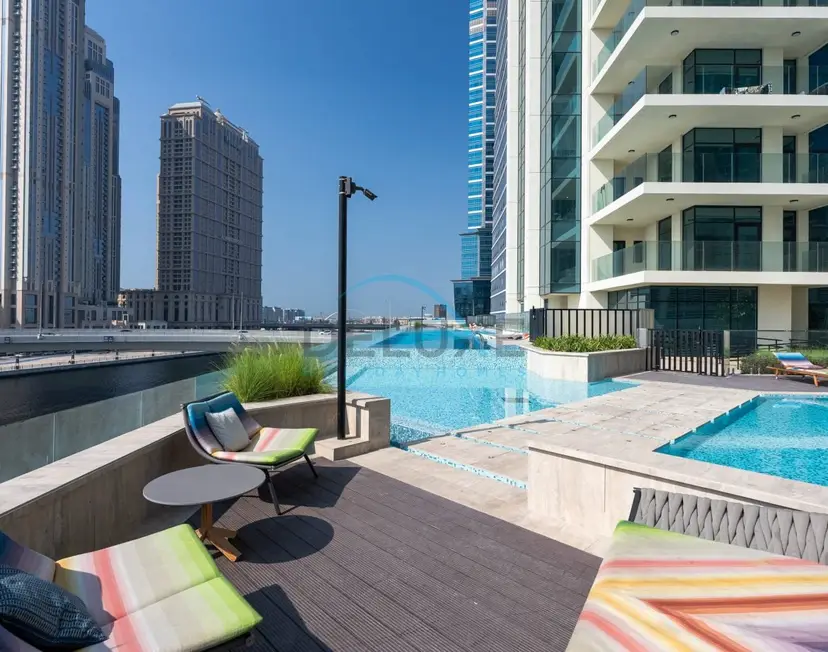 Contemporary 1-Bedroom w/ Partial Canal Views — Business Bay — photo 33