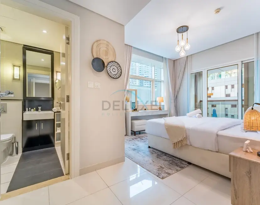 Pool and City View 1-Bedroom Near Dubai Water Canal, The Cosmopolitan — Business Bay — photo 15