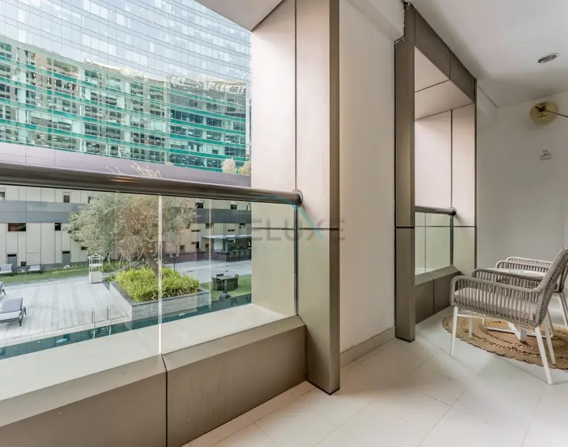 Pool and City View 1-Bedroom Near Dubai Water Canal, The Cosmopolitan — Business Bay — photo 4