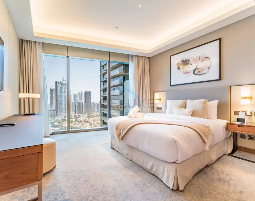 Overlooking Burj Khalifa and Fountain Views from Living to Bedrooms — Downtown Dubai — photo 20