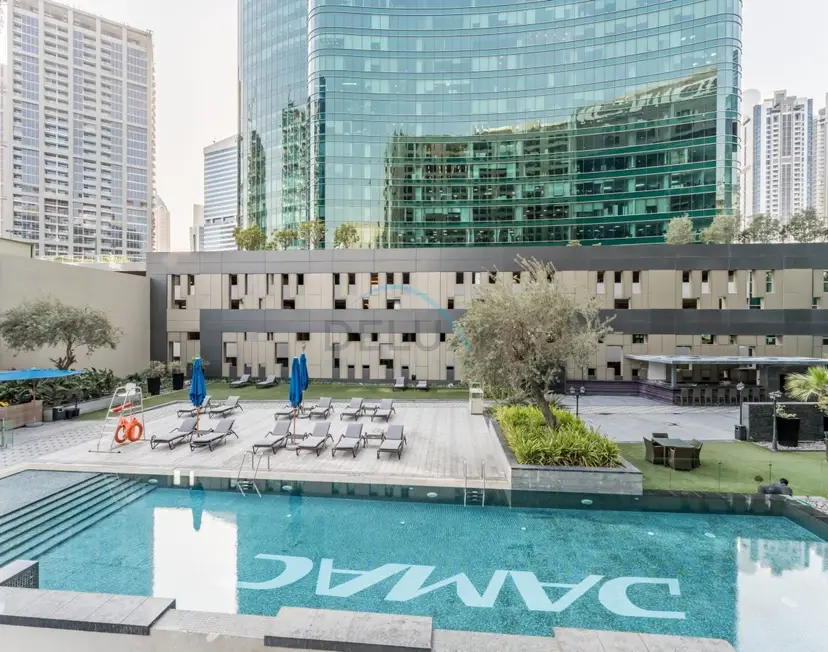 Pool and City View 1-Bedroom Near Dubai Water Canal, The Cosmopolitan — Business Bay — photo 5