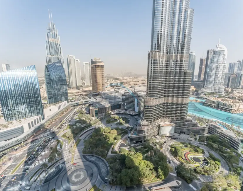 Overlooking Burj Khalifa and Fountain Views from Living to Bedrooms — Downtown Dubai — photo 7