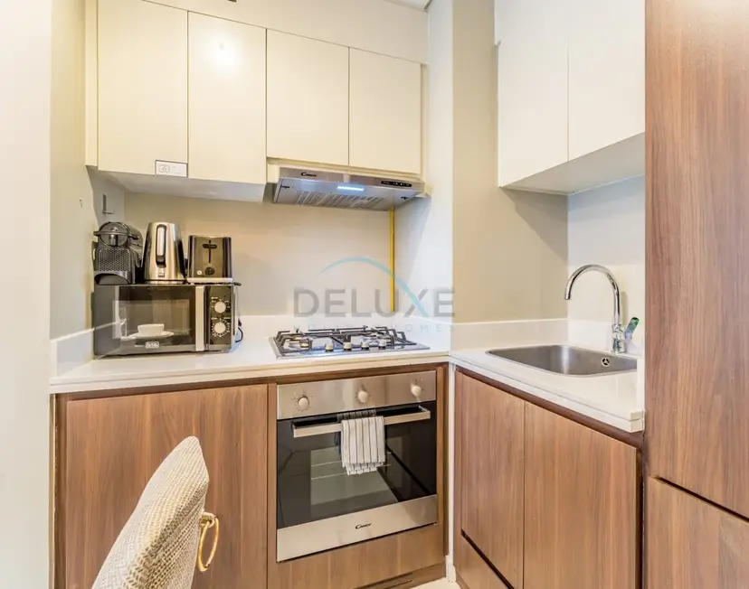 City and Burj Khalifa View 2-Bedroom, Near Dubai Water Canal, Vera Tower — Business Bay — photo 7
