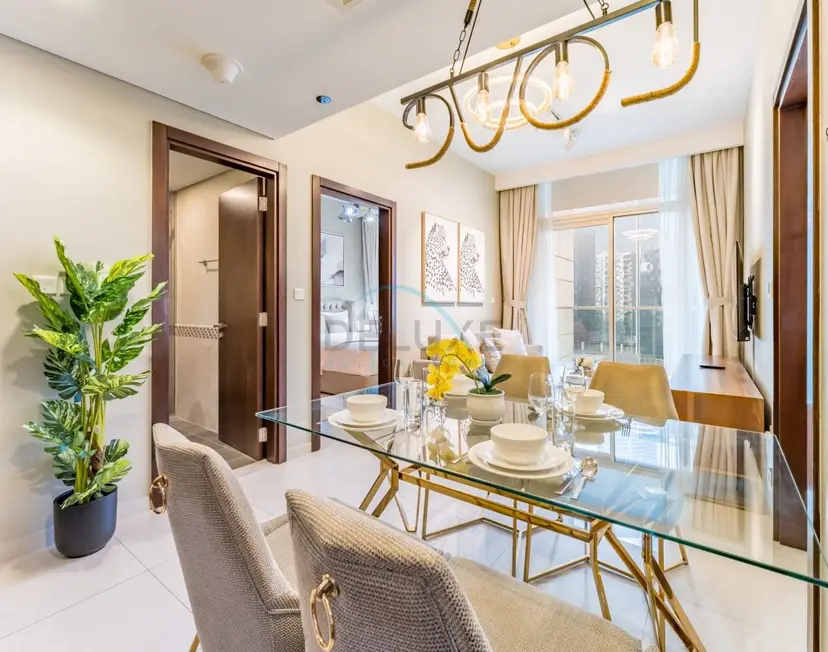 City and Burj Khalifa View 2-Bedroom, Near Dubai Water Canal, Vera Tower — Business Bay — photo 8